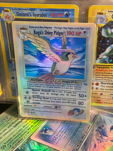 KOGA SHINY PIDGEOT GOLD STAR ASH KETCHUM GX EX VMAX  POKEMON CARD